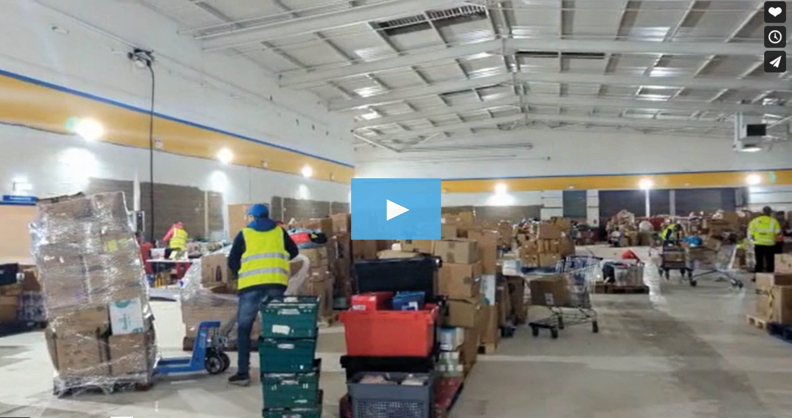 Fiera&nbsp;Real&nbsp;Estate and Packaged Living donate the use of Southampton warehouse for Ukrainian aid